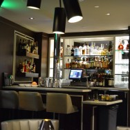 The bar at Oliver's Prime